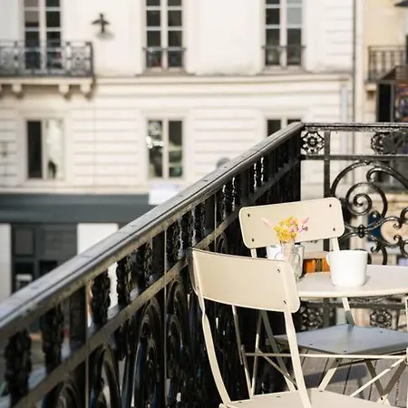 Luxury High End In The Heart Of Paris
