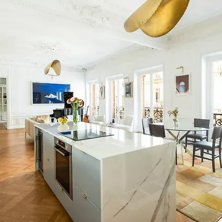 Luxury High End In The Heart Of * Paris